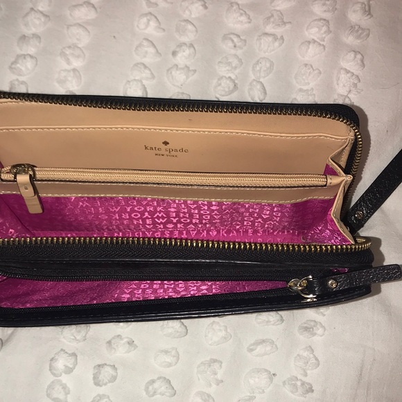 Kate Spade Wristlet - Picture 2 of 3
